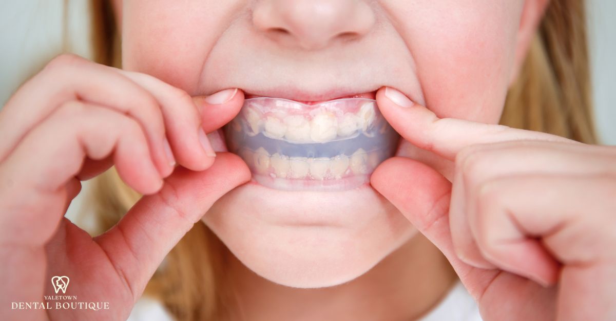 Jaw clicking treatment explained during a dental visit, showing a patient relaxed in the chair with professional guidance
